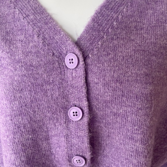 Collusion ASOS purple vneck cardigan sweater button down preowned US 0 - Picture 4 of 8